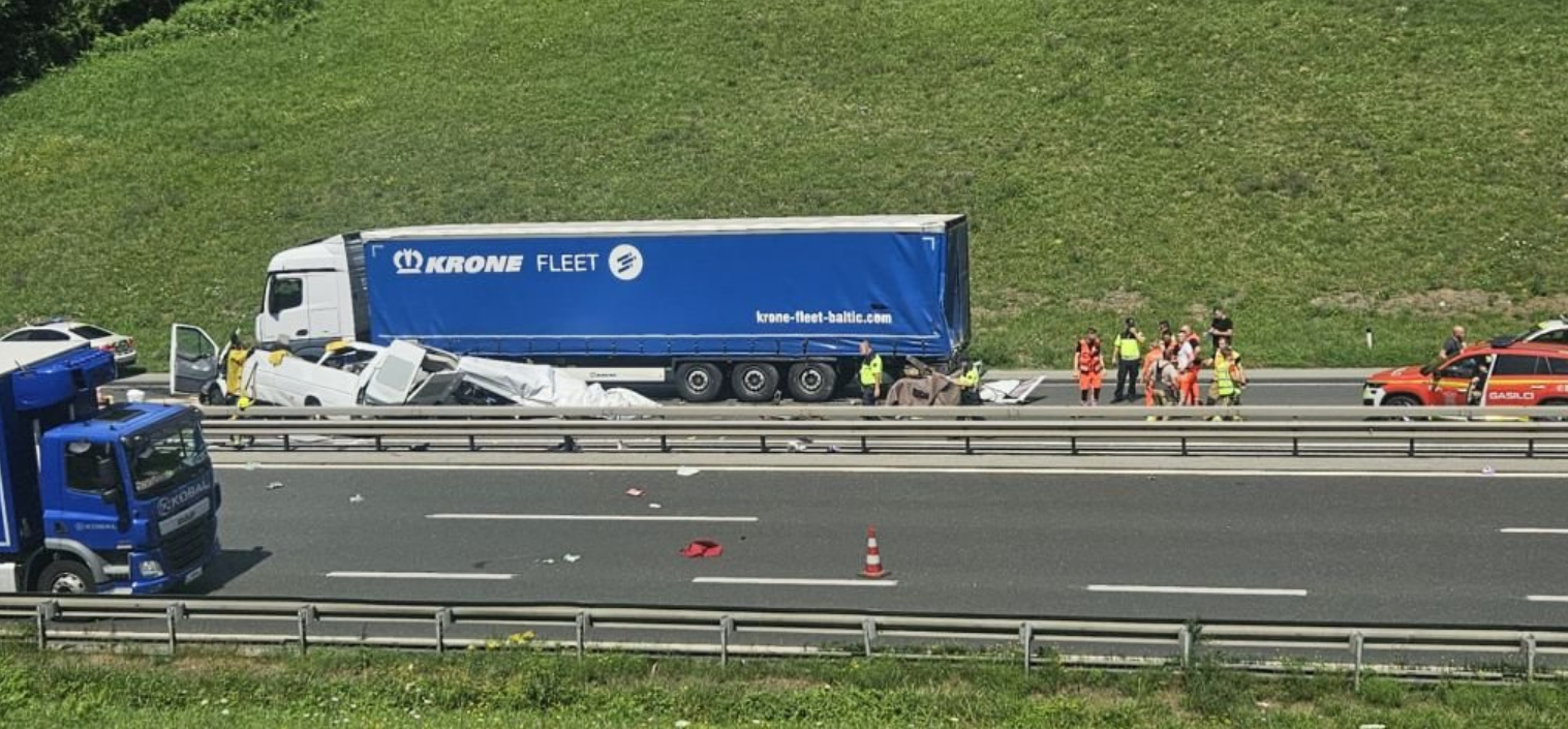 Tragedija na Štajerskoj autocesti: Pet osoba poginulo u naletu kombija na kamion