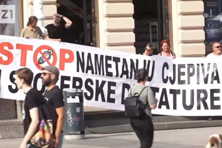 Tisuće u Zagrebu na prosvjedu protiv mjera, stožera i cijepljenja: ‘Na HRT-u o okupljanju nezadovoljnih građana – ni riječi’