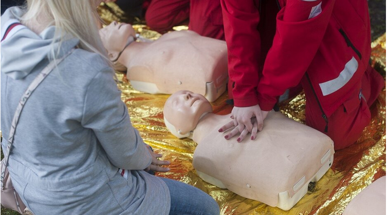 Kako spasiti nečiji život: 5 postupaka koje morate znati u slučaju hitne situacije!