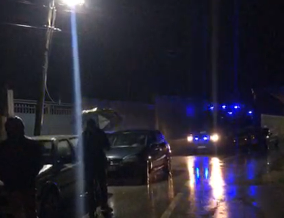 SVE ZBOG OSVETE! MLADIĆ IZ KALAŠNJIKOVA PUCAO NA AUTOBUS PUN DJECE, POGINULE 4 OSOBE: Navodno je izbačen iz autobusa jer je uznemiravao djevojke, nakon čega je sačekao autobus i ispalio rafale