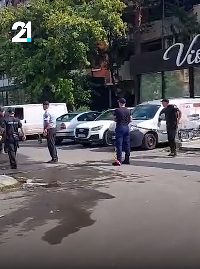 Oružani napad ispred tržnog centra Mavrovka u Skoplju: Ubijen muškarac, dvojica napadača uhićena