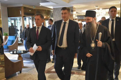 Savjet za nacionalne manjine: Pupovac i manjinci sami sebi dijele novac!