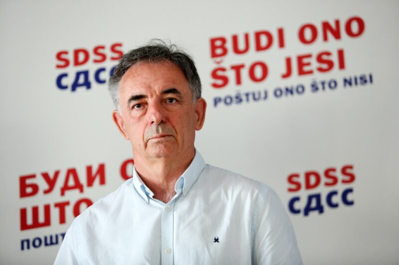 PUPOVAC OKRENUO PALAC NAOPAKO! JE LI ODZVONILO MINISTRU HORVATU?