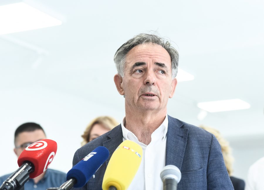 Pupovac: Opasno je i štetno da predsjednik Republike komentira rad nastavnika