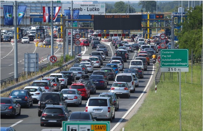 KREĆETE NA LJETNO PUTOVANJE? HZJZ objavio savjete za vožnju u vrijeme najvećih vrućina