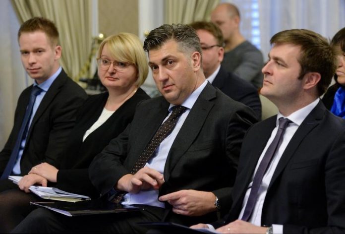 POSLJEDNJA ČETIRI OBOLJELA ČLANA VLADE CIJEPLJENI SU S DVIJE DOZE: Je li problem u padu imuniteta nakon šest mjeseci?