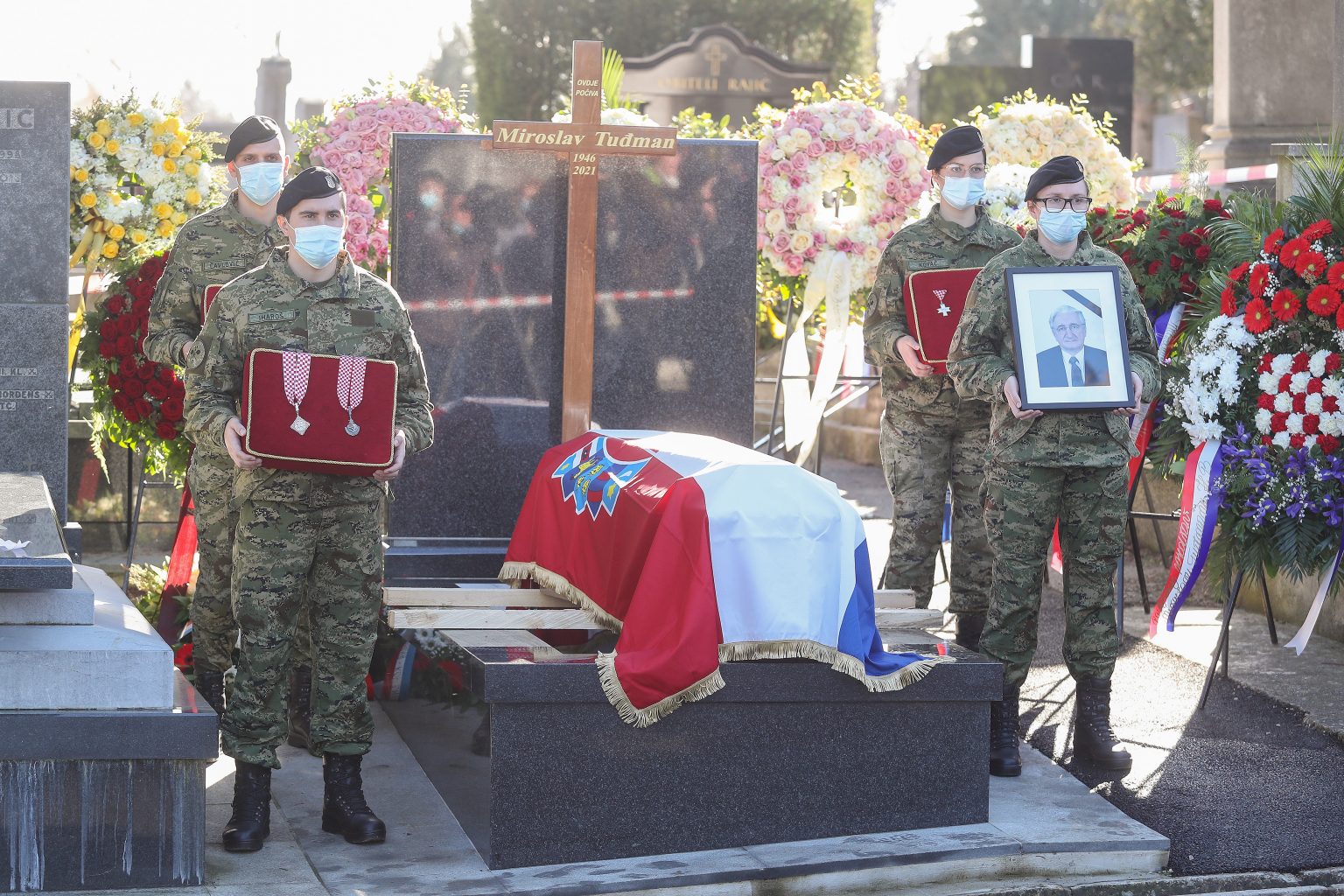 Na zagrebačkom Mirogoju pokopan Miroslav Tuđman