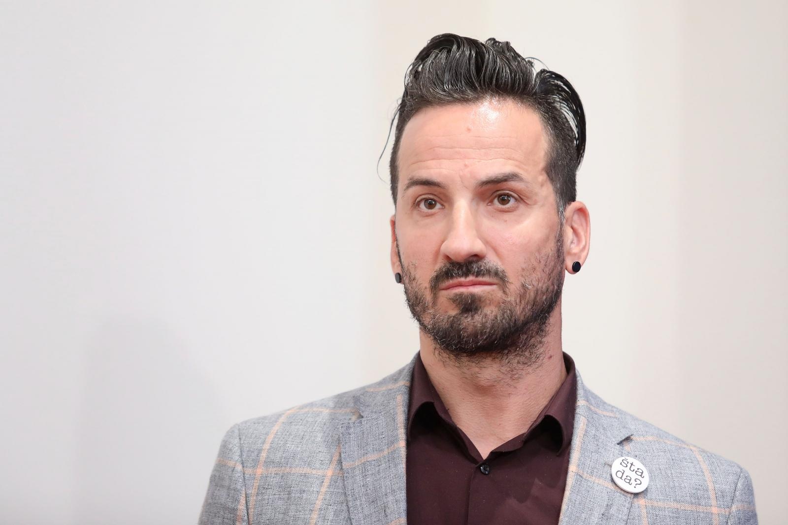 Miletić temom posvajanja djece razljutio zastupnike, Zekanović podnio prijavu protiv Grbina