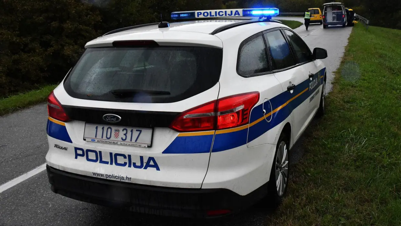 Drama kod odmorišta Lubanj: Krijumčar kombijem pokušao pregaziti policajce, jedan pucao