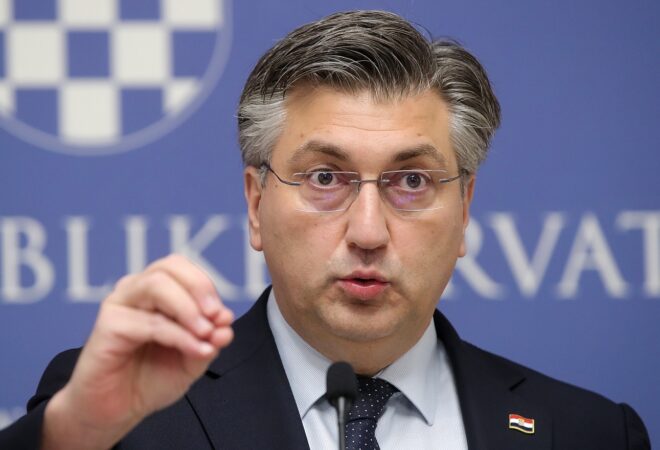 PLENKOVIĆ SAZVAO SASTANAK: ‘Podizanje stupnja pripravnosti za prihvat ukrajinskih izbjeglica, solidarni smo s ukrajinskim narodom’