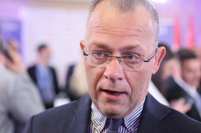 HASANBEGOVIĆ ŽESTOKO PROZVAO TOMAŠEVIĆA: Otkrio neke zanimljive podatke, a zbog jedne stvari ga usporedio s Bandićem!