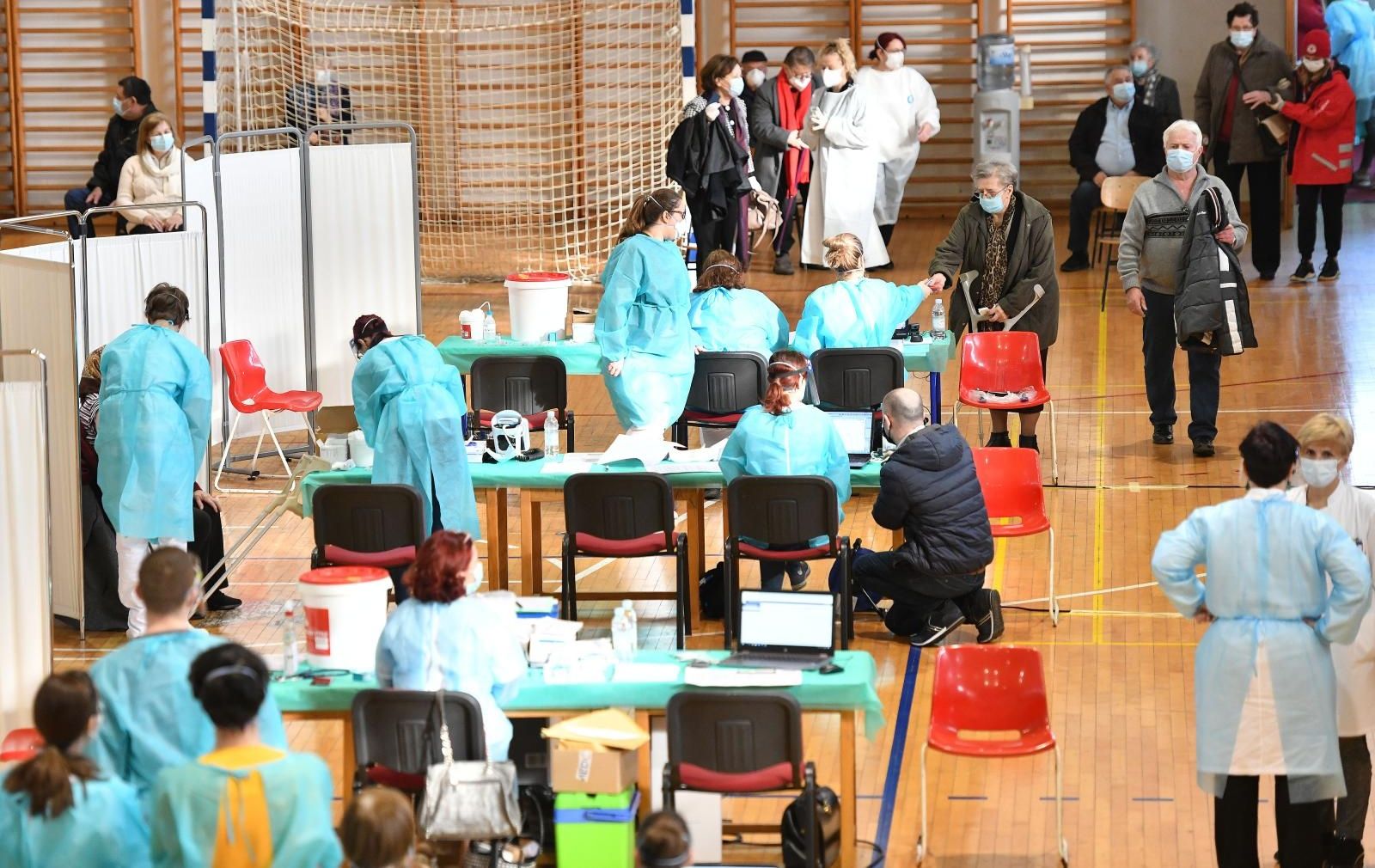 Foto: Počelo je masovno cijepljenje u Međimurju, u svega nekoliko sati drugu dozu će primiti 1100 osoba