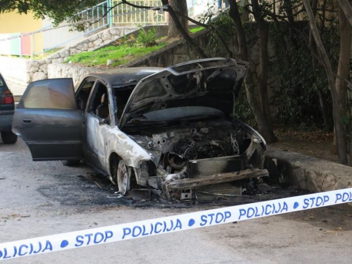 U SPLITU PONOVNO GORJELI AUTOMOBILI: Policija pokušava utvrditi razlog požara