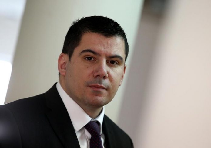 GRMOJA REZOLUTNO: ‘Grozim se svih koji pričaju o rekonstrukciji Vlade, u svakoj normalnoj državi ovo bi značilo pad Vlade!’