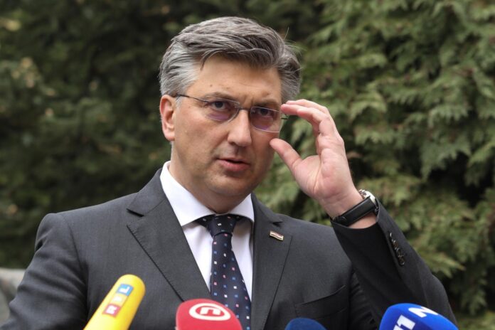 OVO DOISTA VEĆ POSTAJE NEOPISIVO: Plenković izgovorio riječi koje će žestoko odjeknuti! ‘On je iskompleksiran lažljivac i loš premijer’