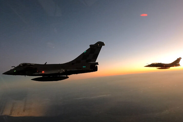 Američki vojni avion B-52 u pratnji hrvatskih Rafalea preletio iznad Hrvatske