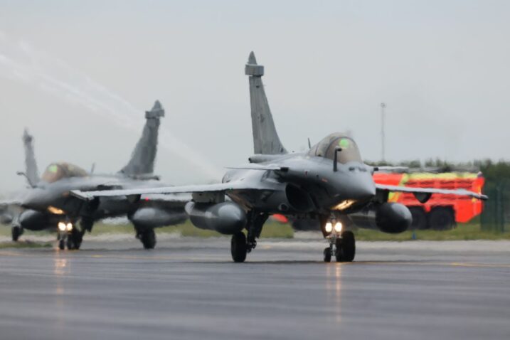 Iznad Francuske sudarila se dva Rafalea, traga se za dvojicom pilota