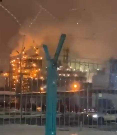 Ukrajinski dron pogodio stratešku rafineriju nafte u Rusiji: Taneko u plamenu
