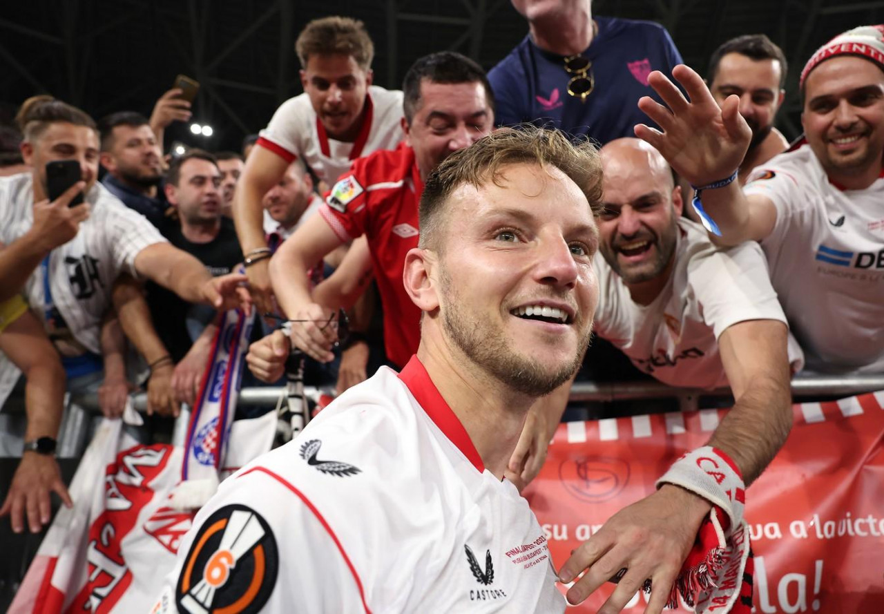 Noćna "bomba" iz Splita: Ivan Rakitić i službeno je igrač Hajduka!