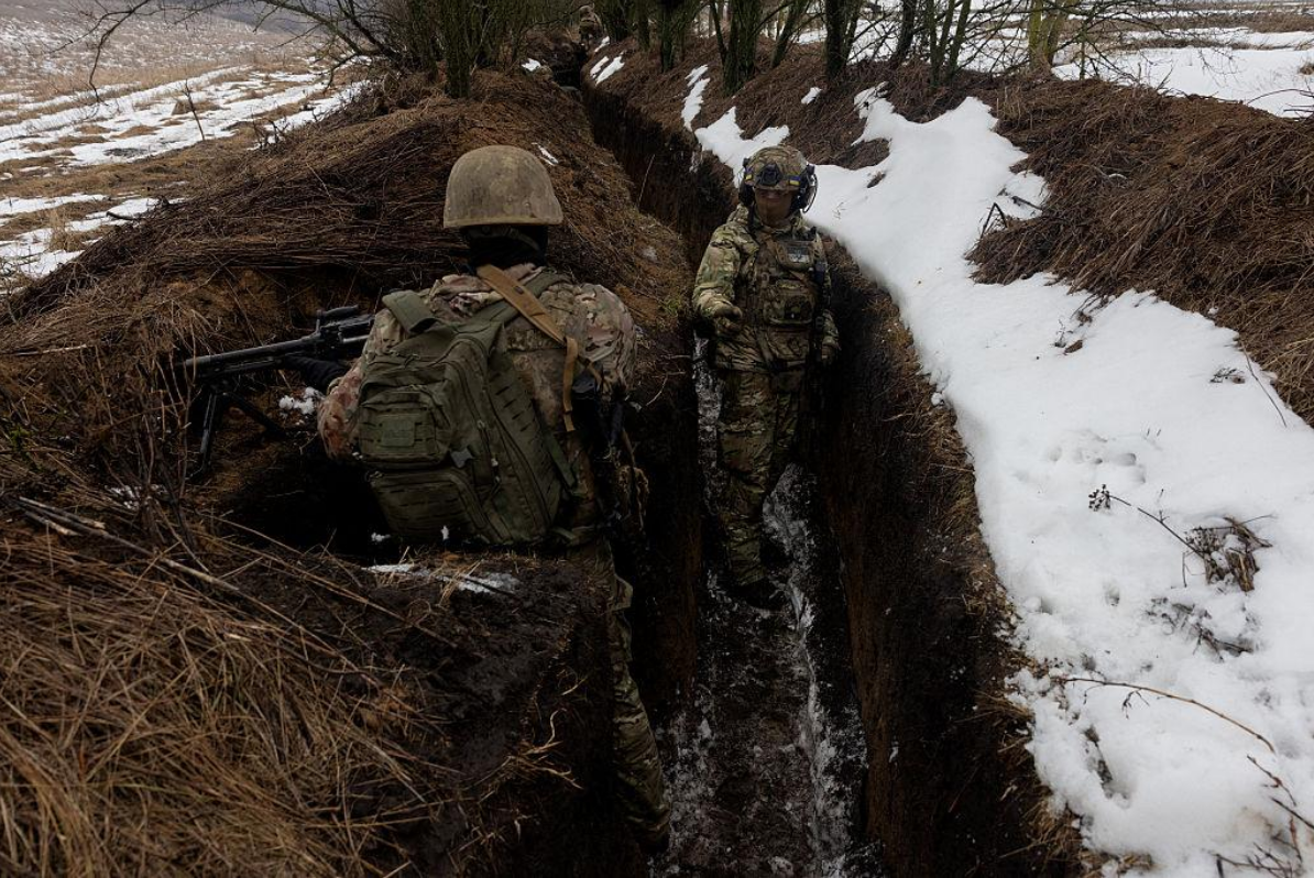 Četiri godine ruske invazije: Statična bojišnica, rat iz zraka i političke blokade u EU-u