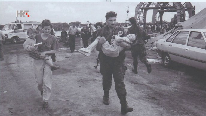 Susret ljudi s ratne fotografije nakon tri desetljeća