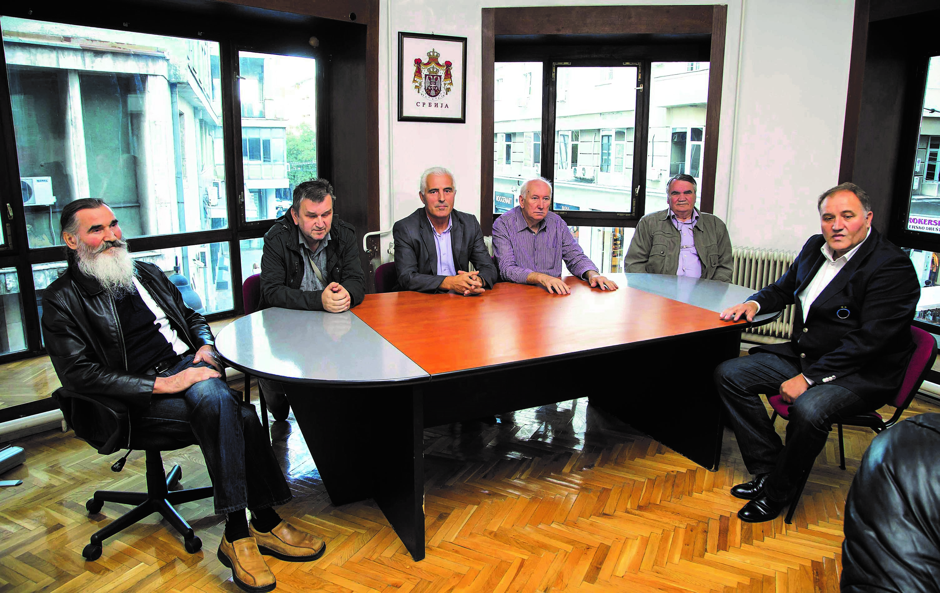 Tjeraju ekstremizam, vode prljavu kampanju protiv Hrvatske od koje traže milijarde i čekaju da im Putin vrati "RSK"