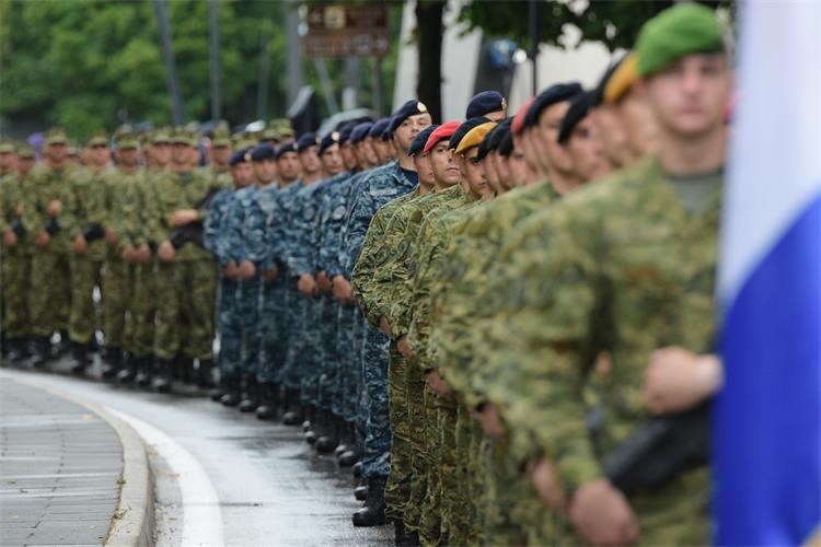 Hrvatska spisateljica prozvala vukovarski SDSS i tjednik Novosti: Zašto vam ponovno smetaju hrvatski branitelji?