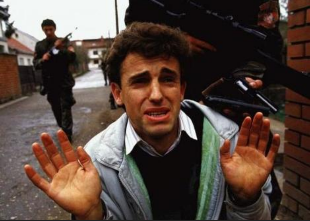 MOLIO JE ZA ŽIVOT, ALI ARKANOVCI SU GA UBILI! Fotograf: ‘Nisam mu mogao pomoći’