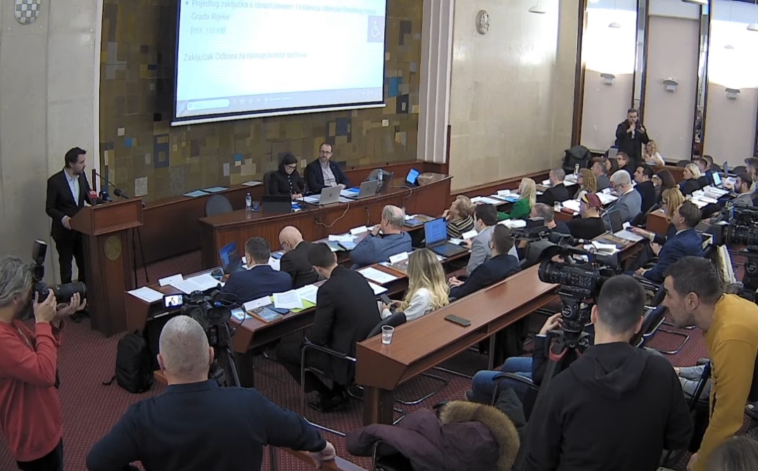 Izvanredna sjednica Gradskog vijeća Rijeke: Prijedlog zaključka o osudi ustaških simbola nije usvojen