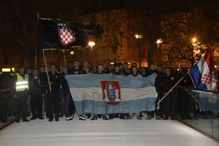 Riječki mimohod za Vukovar: Zapaljene simbolične 34 baklje, dogodio se i svojevrstan presedan