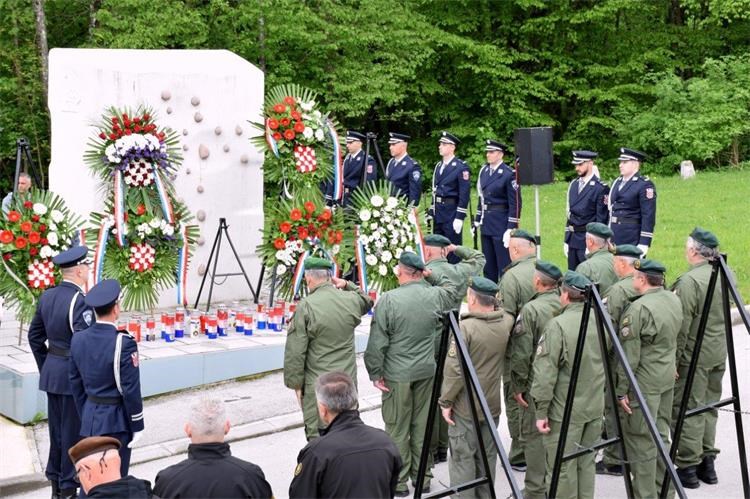 Rizvanuša se prisjeća "Velebitskih junaka": Obilježen Dan sjećanja na heroje