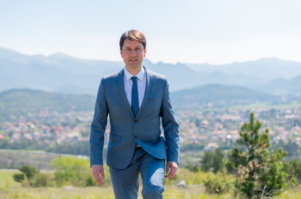 USKOK pokucao na vrata Jelenja: Načelnik stvarao fiktivnu tvrtku, lažnim papirima blokirao naplatu duga