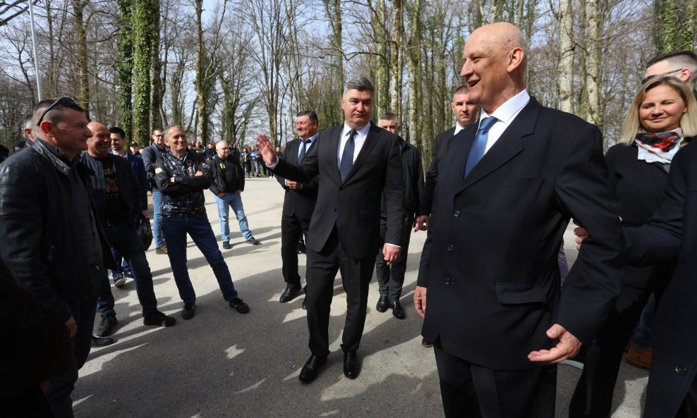 Izvrijeđani general odgovorio predsjedniku s knedlom u grlu i suzom u oku; Rojs: Milanovića za premijera!