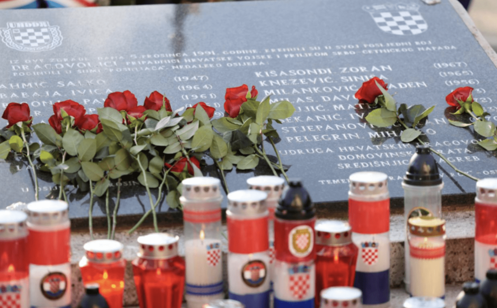 Odana počast poginulim hrvatskim braniteljima u šumi Rosinjača