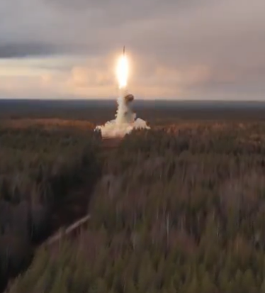 VIDEO Putin zaprijetio "silovitim" nuklearnim odgovorom na svaki napad: Rusija testira svoje strateške snage