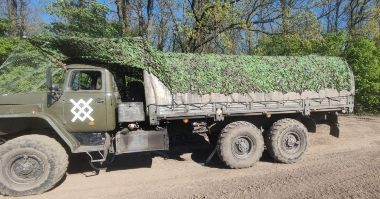 Povijest se ponavlja: Na ruskim vozilima osvanuli novi simboli, znakovito je i gdje se grupiraju
