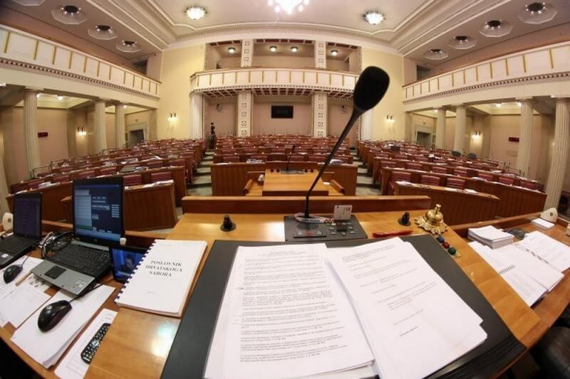 Udruga veterana 4. gardijske brigade naj oštrije osuđuje ponašanje i djelovanje predsjednika HVIDR-e i zastupnika u Hrvatskom saboru Josipa Đakića.