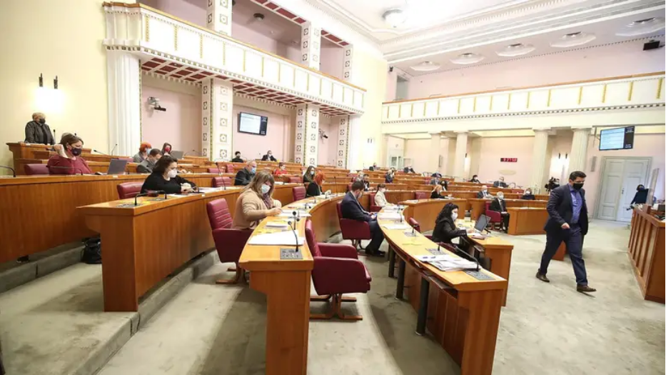 Nakon vatrenog početka i opomena Sabor izglasao Zakon o popisu stanovništva