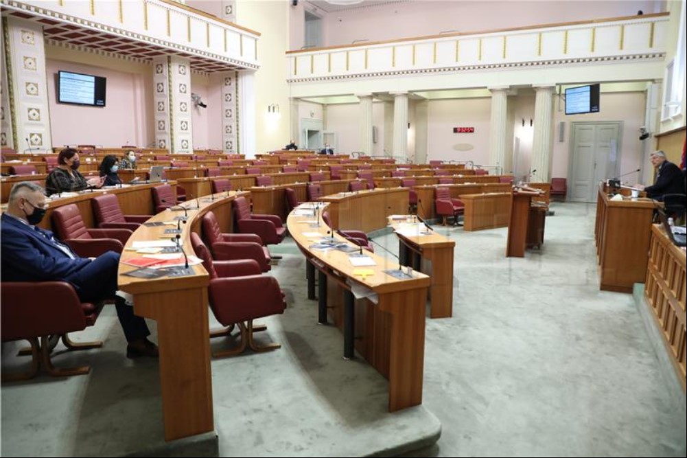 ‘OVA VLADA MORA OTIĆI’: Grbin zagrmio, tvrdi da će sve dokazati! Zastupnici raspravljaju o inicijativama za raspuštanje Sabora