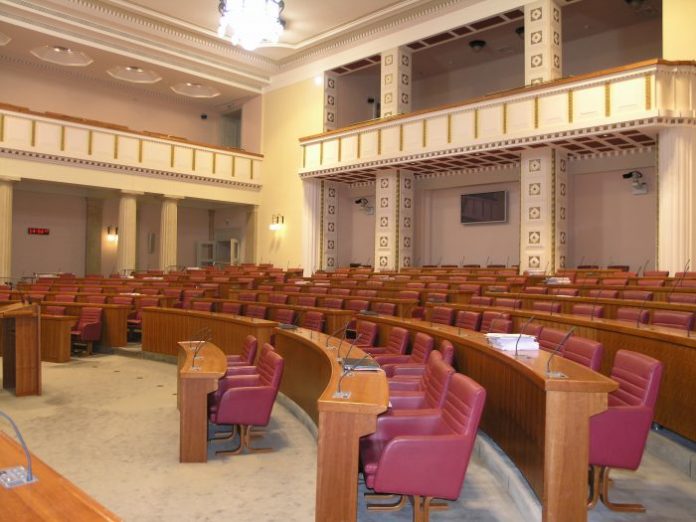JOŠ MALO PA GOTOVO: Zastupnici rade do srijede pa stiže jednomjesečni odmor!