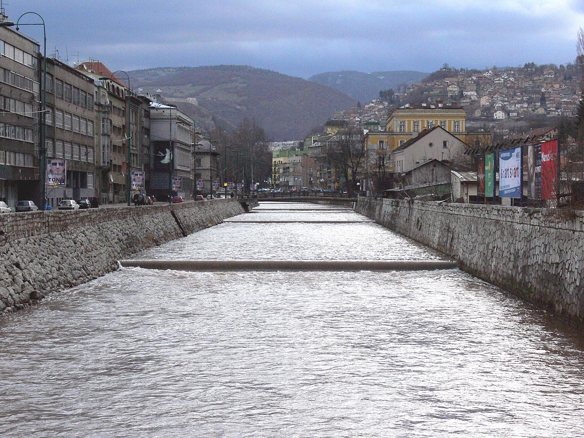 Užas u Sarajevu! Tijelo djeteta i žene našli kako plutaju u rijeci