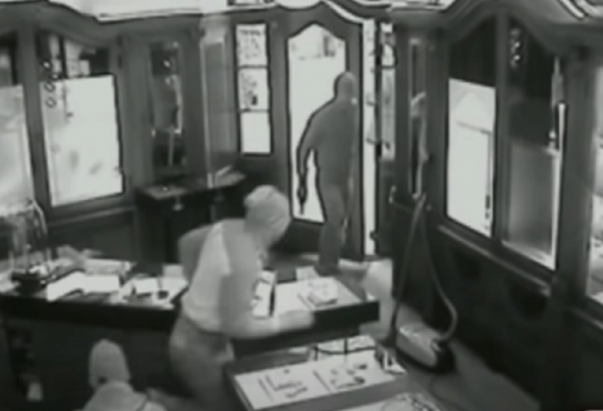 DOLIJAO! IMOTSKA POLICIJA UHITILA ČLANA ZLOGLASNOG ‘PINK PANTHERA’? U Hrvatsku došao na ljetovanje, slijedi izručenje Njemačkoj!