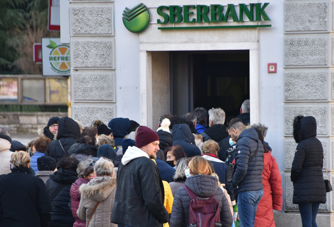 Plenković: ‘Sberbank Hrvatska je danas dio HPB-a‘; Vujčić: ‘Prodana je za 71 milijun kuna‘