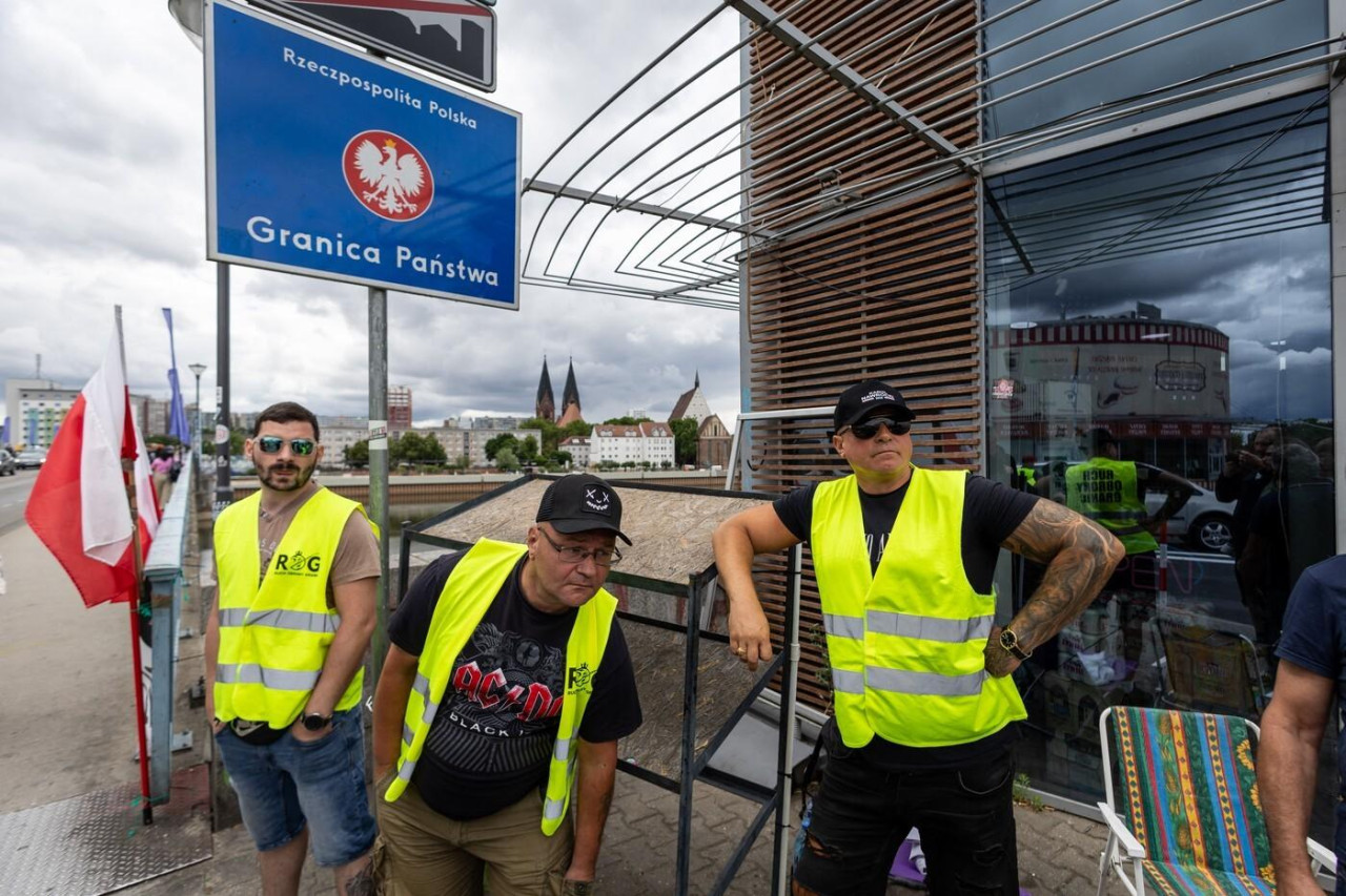 NEVOLJE U SCHENGENU Bliži se ‘smrt‘ slobode kretanja unutar EU! Pogledajte što se događa na poljskoj granici, situacija eskalirala zbog - Nijemaca