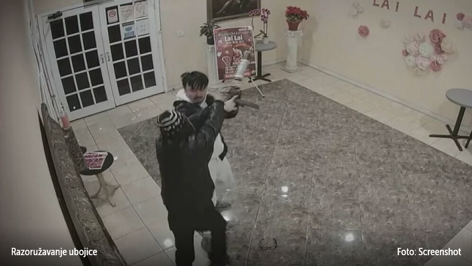 VIDEO Pogledajte kako je goloruki muškarac svladao masovnog ubojicu i uzeo mu oružje