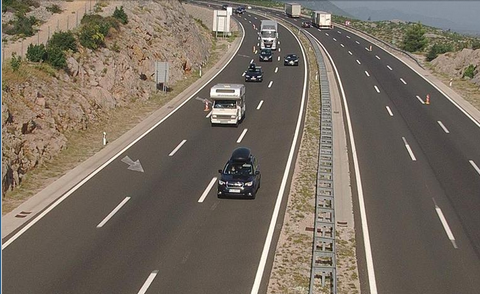 Trend odlaska na godišnji odmor mijenja se: Promet prema moru snažan i izvan vikenda