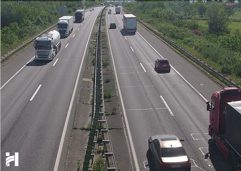 Oprez na cestama: Mjestimično vlažni i skliski kolnici, mogući odroni i najavljeni radovi
