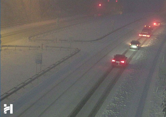 Olujno vrijeme: Bura zatvorila Krčki most, snijeg i magla otežavaju promet diljem Hrvatske