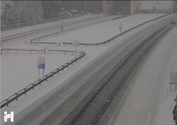 HAK: Zimski uvjeti otežavaju promet u Gorskom kotaru i Lici