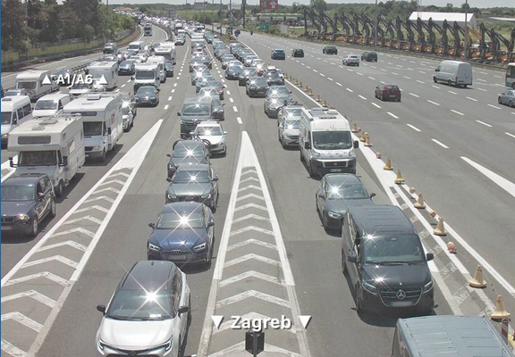 Kaos na cestama: Lančani sudar kod Buzina, kolona 9 km – ograničenja i zbog vjetra na Jadranu